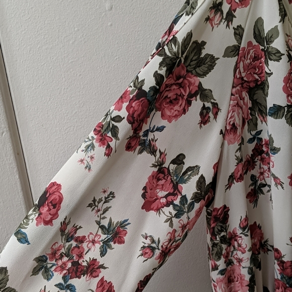 Cold Shoulder Floral Summer Dress - Picture 4 of 4